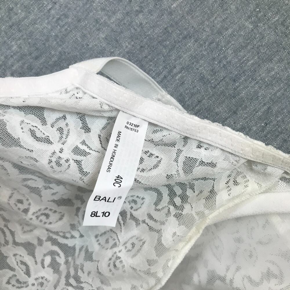 Bali 40C Lace N Smooth Body Shaper Adjustable Underwire White 8L10 Flaw NWT BC16 - Picture 3 of 6